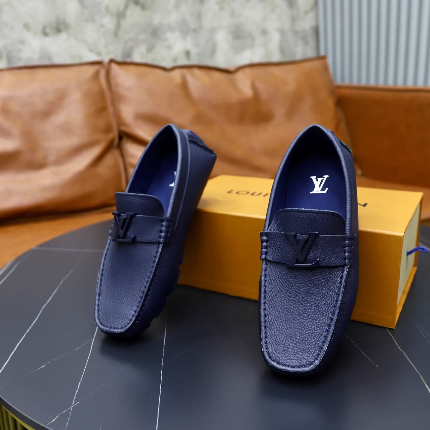 Ex-factory price: 480💰【LV】Louis Vuitton ⚠️High-end men’s driving and pedal series ⚠️38-44 (customized for 45) ⚠️All original cowhide leather! Thick and soft! Made entirely of calfskin lining! Rubber sheet anti-slip beanie sole! Three-dimensional package technology! Fashionable and classic! Handicrafts! Original high quality! Feel free to compare!